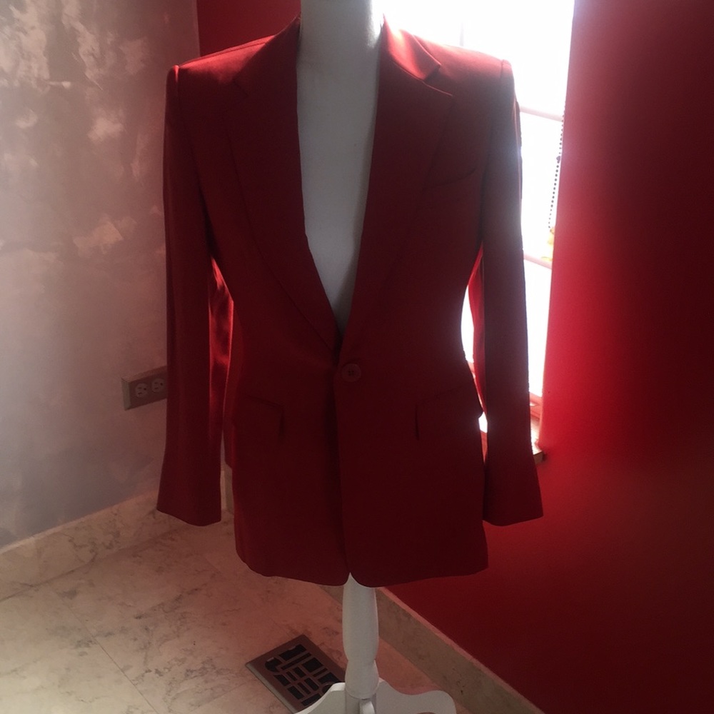 This is a beauty 3 pc. With skirt & Leggins